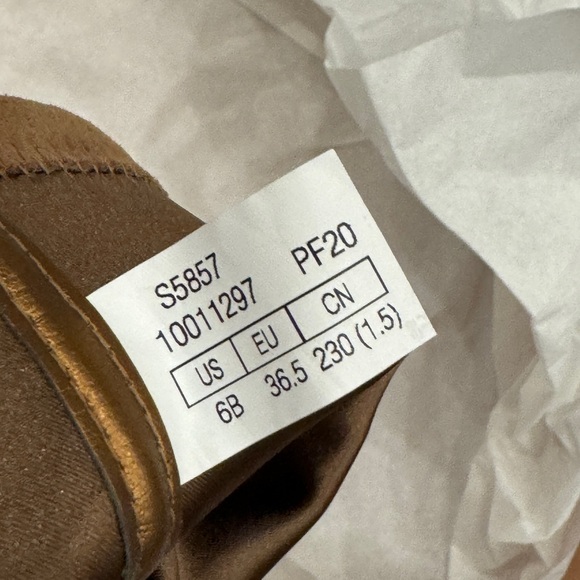 Brand new Stuart Weitzman suede boots - Picture 8 of 10